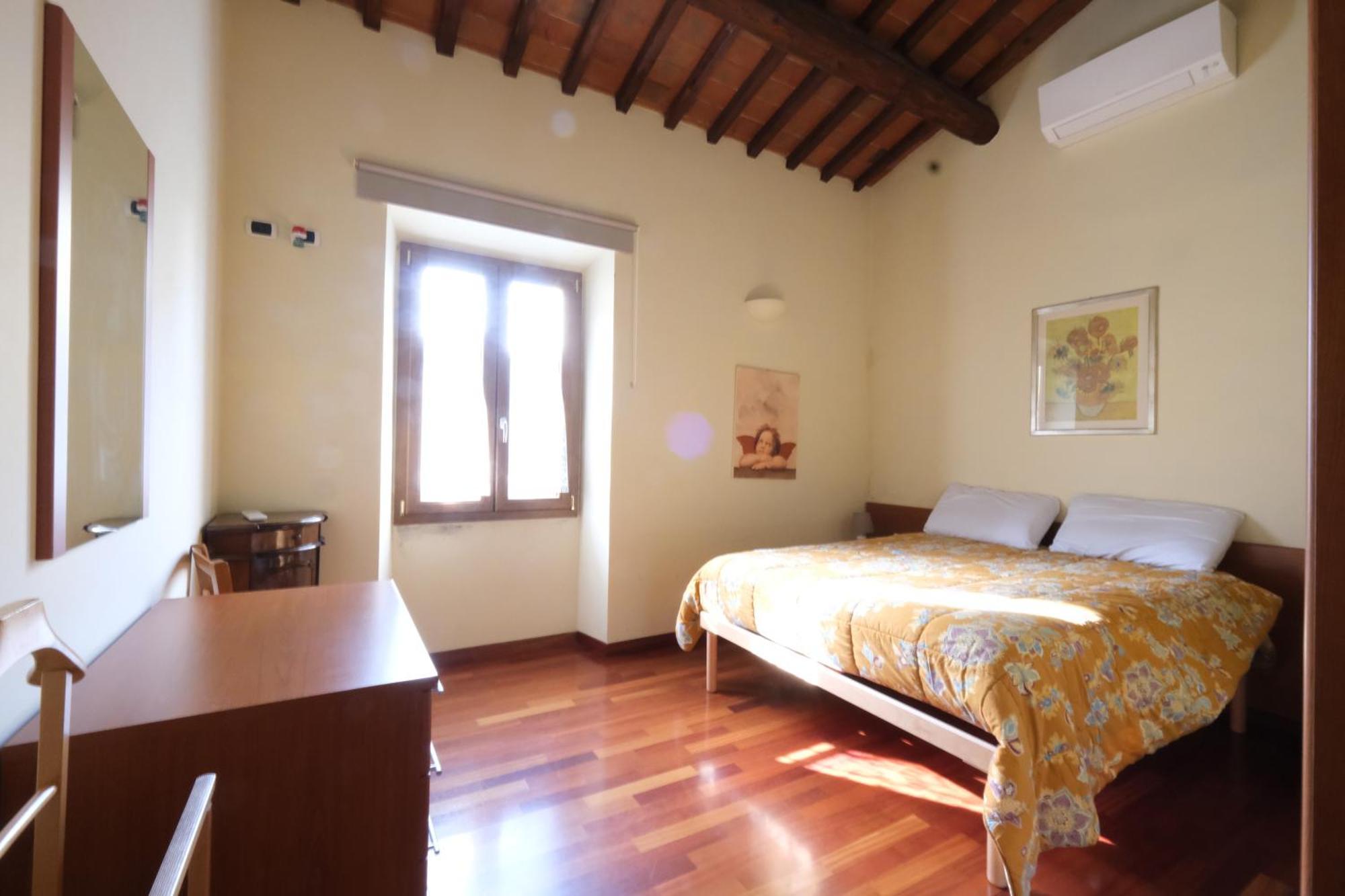 Wine Barbaresco Apartment Florence