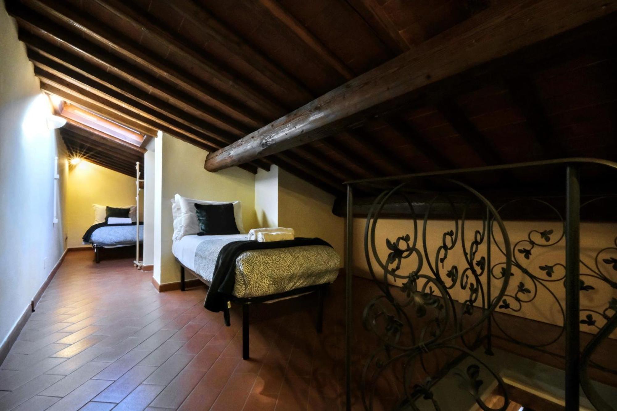 Wine Barbaresco Apartment Florence