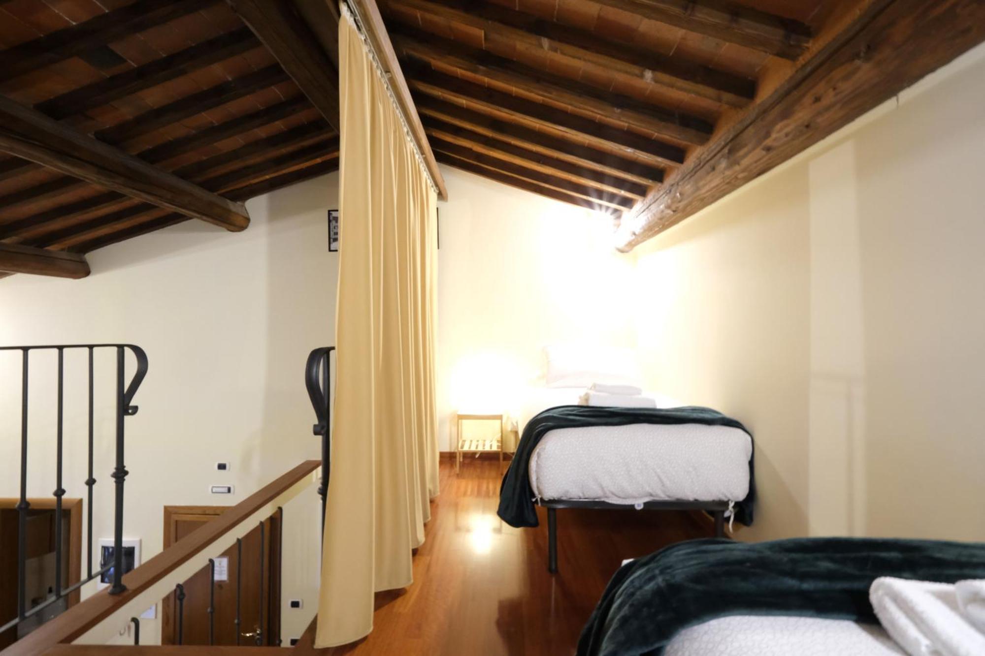 Wine Barbaresco Apartment Florence
